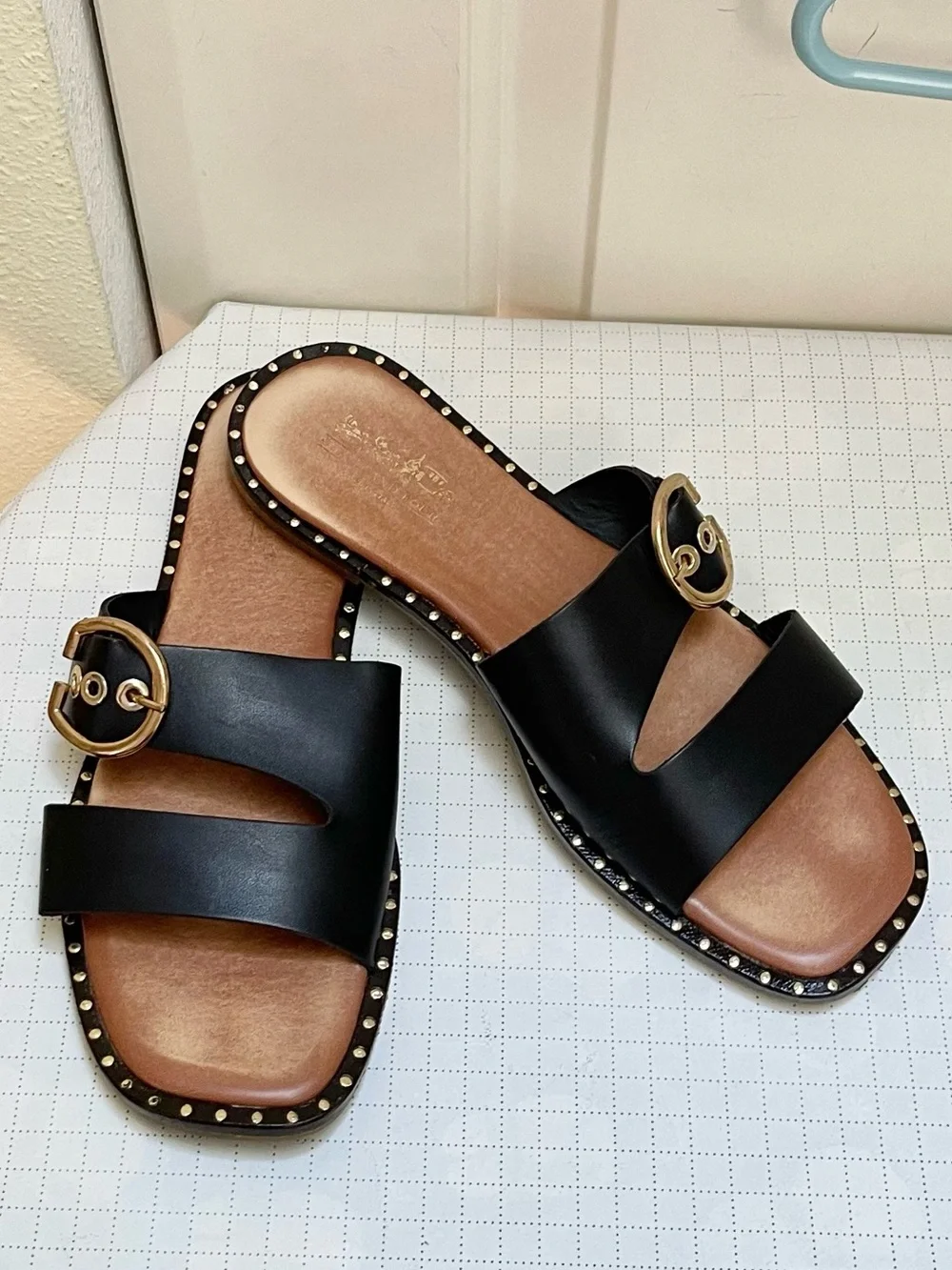 Coach and Four Aquila slide sandals
